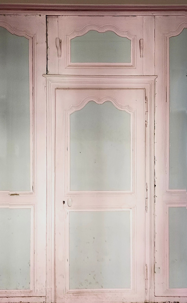 Superb 'romantic' woodwork from the 18th century. Antique Doors