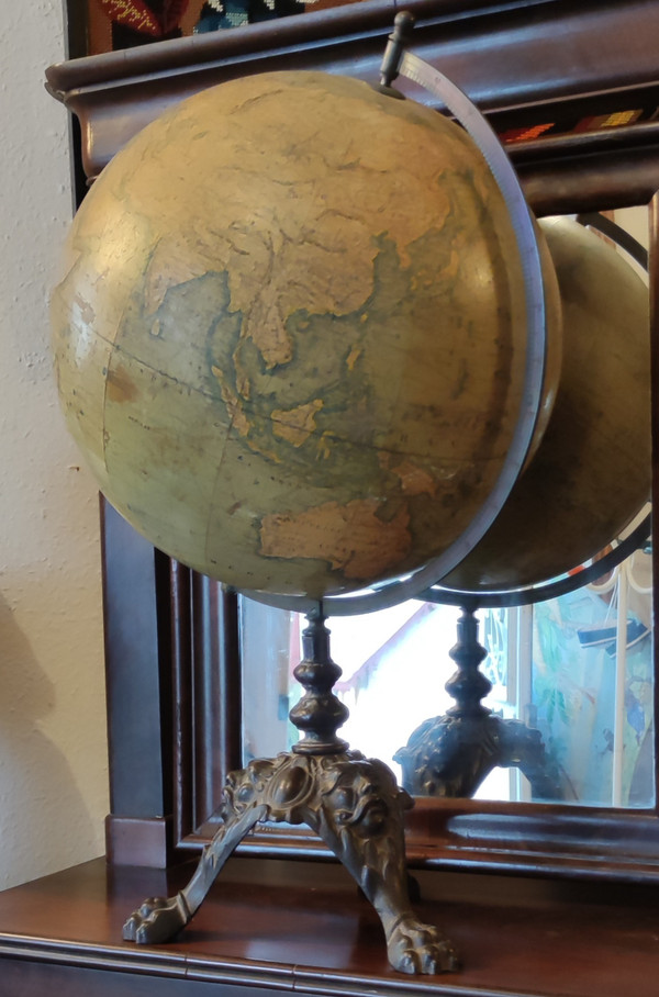 Old terrestrial globe J. LEBEGUE & Cie cast iron base