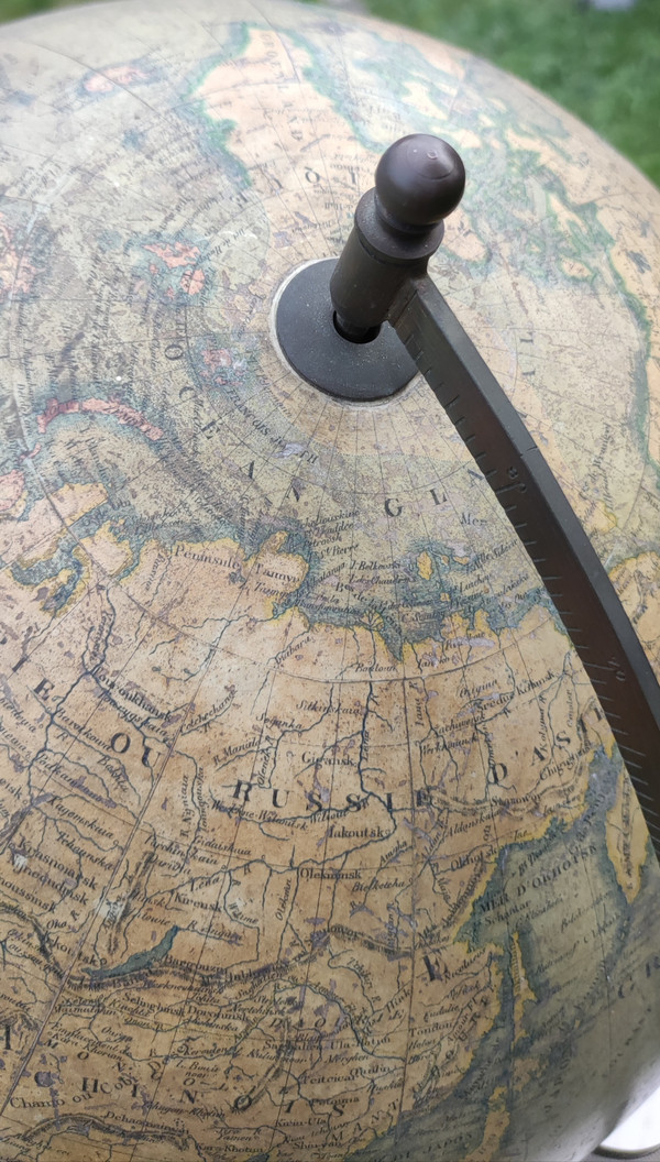 Old terrestrial globe J. LEBEGUE & Cie cast iron base