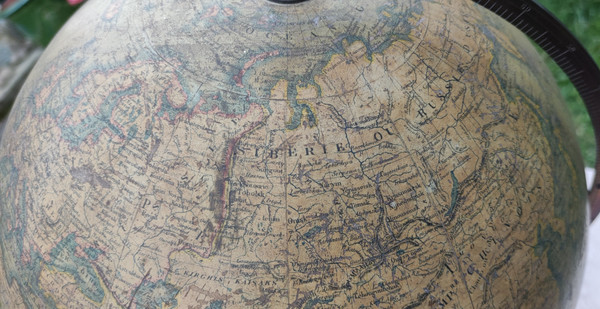 Old terrestrial globe J. LEBEGUE & Cie cast iron base