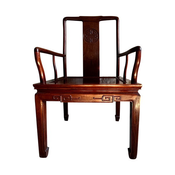 Fauteuil chinois fin XIXème début XXème siècle, en hua-li (bois de fer), sculpté. En parfait état.