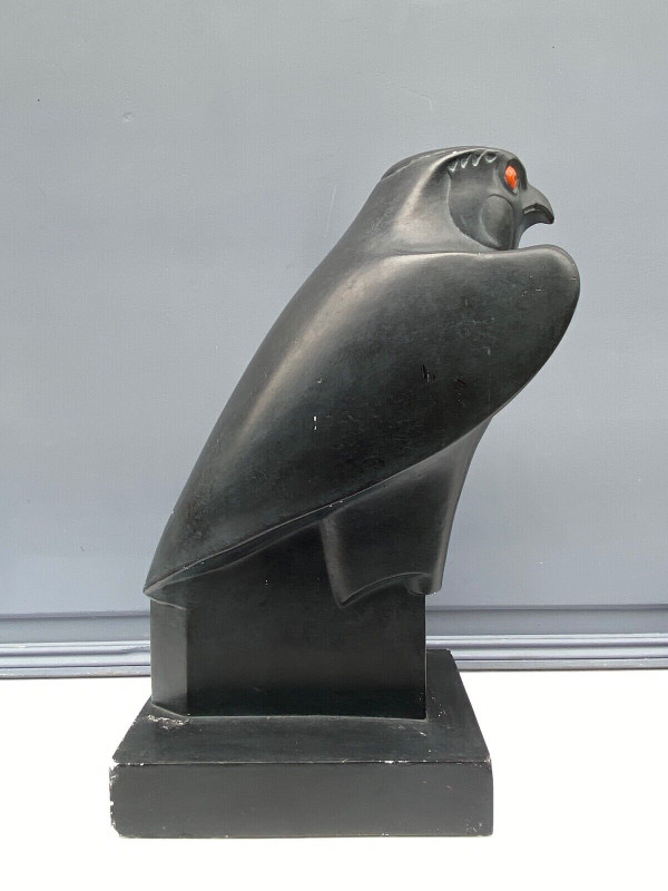 Gipsabdruck 1950 Geometrischer Horusfalke mit schwarzer Patina
