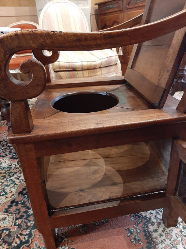 Walnut Commode Chair - Late 19th Century
