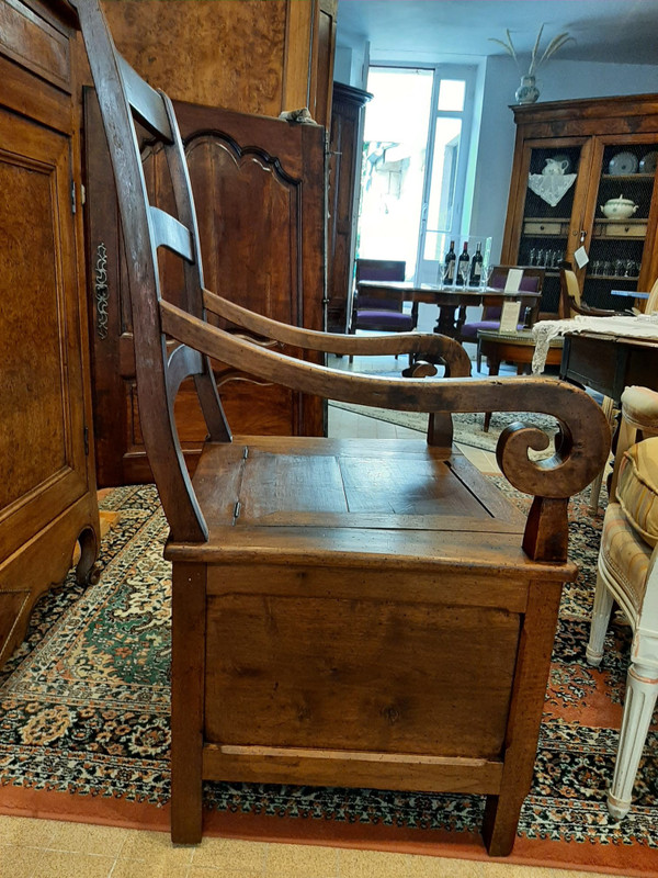 Walnut Commode Chair - Late 19th Century