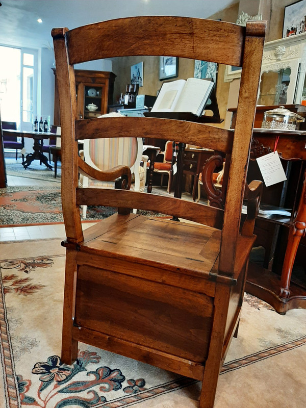 Walnut Commode Chair - Late 19th Century