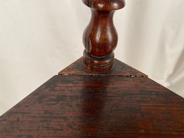 Etagère d’encoignure en palissandre, époque Napoléon III