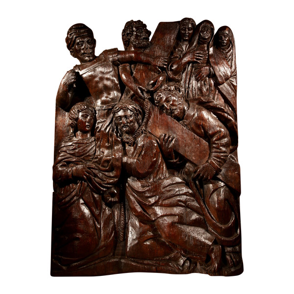 Impressionante scultura in rilievo di Cristo che porta la croce sulla via del Calvario verso