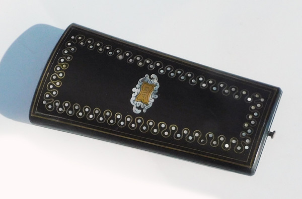 coffret nécessaire de couture Ciseaux à Broder broderie Anciens dentelle En Acier gravé Napoléon III