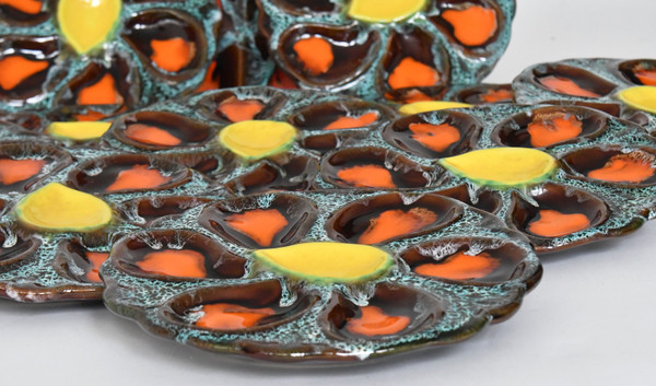Vallauris ceramic oyster set including a dish and 10 plates