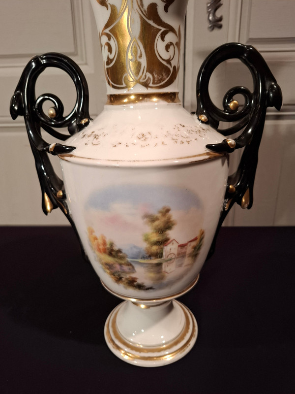 Pair of Paris porcelain baluster vases, Napoleon III period.