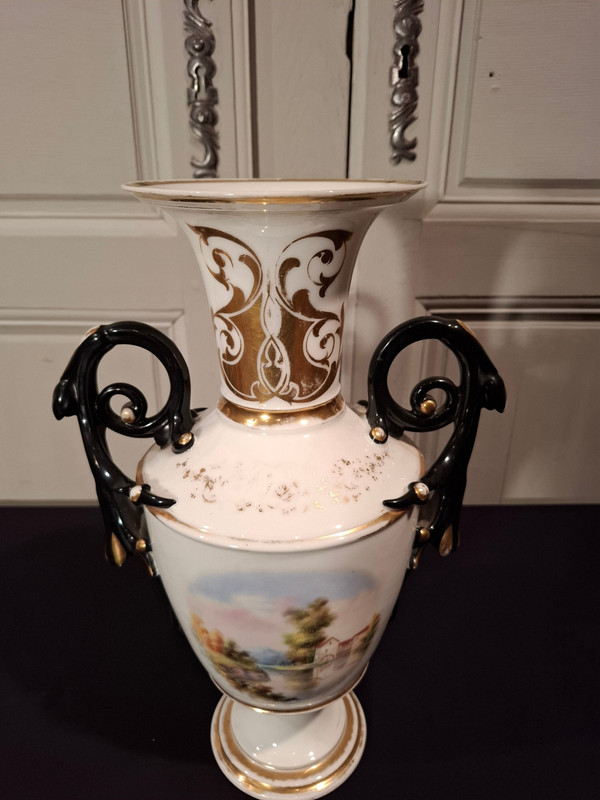 Pair of Paris porcelain baluster vases, Napoleon III period.