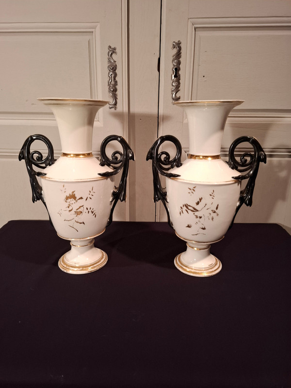 Pair of Paris porcelain baluster vases, Napoleon III period.