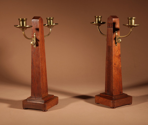 Art Nouveau/Déco Gustav Serrurier-Bovy (1858-1910) Une rare garniture d'horloge en chêne et laiton, 