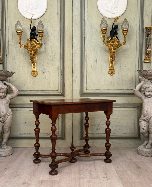 Table A Ecrire En Noyer d'Epoque Louis XIV Estampille XVIIème Siecle