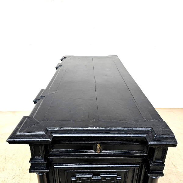Credenza in lacca nera del XVIII secolo