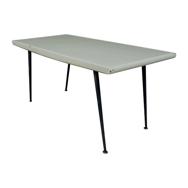 Tavolino del 1960 con piano color crema e gambe tubolari di design