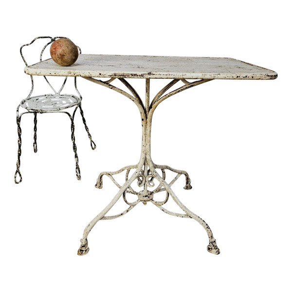 Arras model garden table