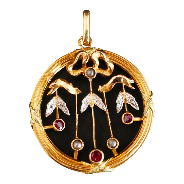 Diamant-, Perlen- Und Rubinanhänger, 18 Karat Gold.