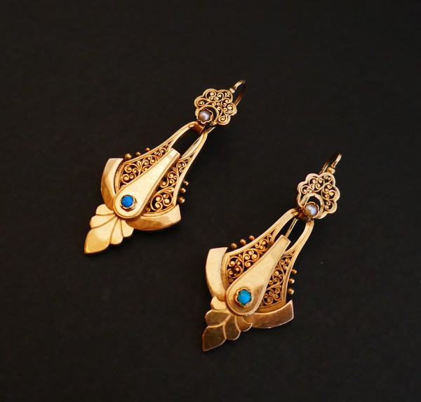 Boucles d'Oreilles Napoléon III En Or Rose, Perles Et Turquoises.