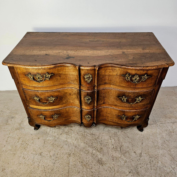 18th century walnut crossbow chest of drawers