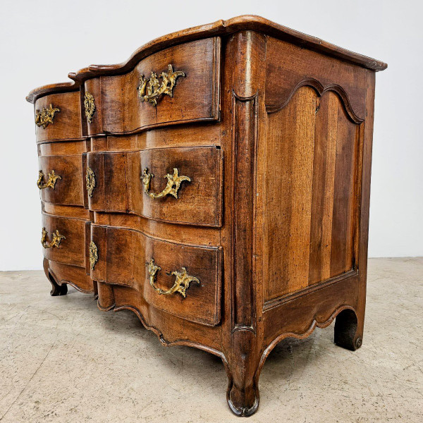 18th century walnut crossbow chest of drawers