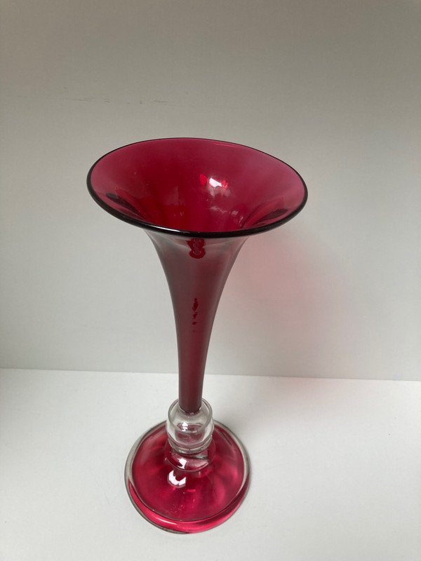Vaso a cono rosso