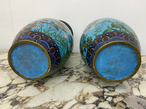Paire de vases en émail cloisonné Japon XIXème.
