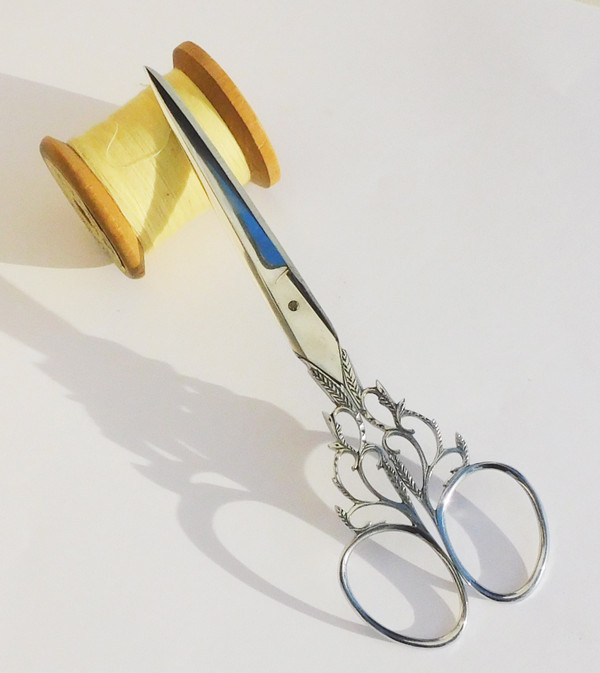 Pair De Ciseaux De Lingère Couture Signée Dentelle d'Acier Art Nouveau fin XIXe Début XXe