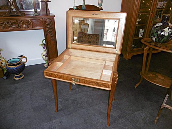 Jugendstil-Arbeiterin