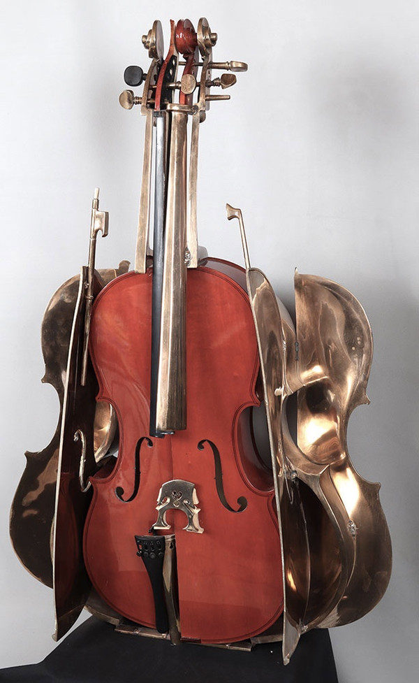 ARMAN 1928/2005, in the series “Destruction” the cello, 120 cm