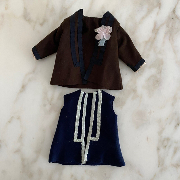 Salt worker's outfit for doll from the early 20th century in fabric and felt