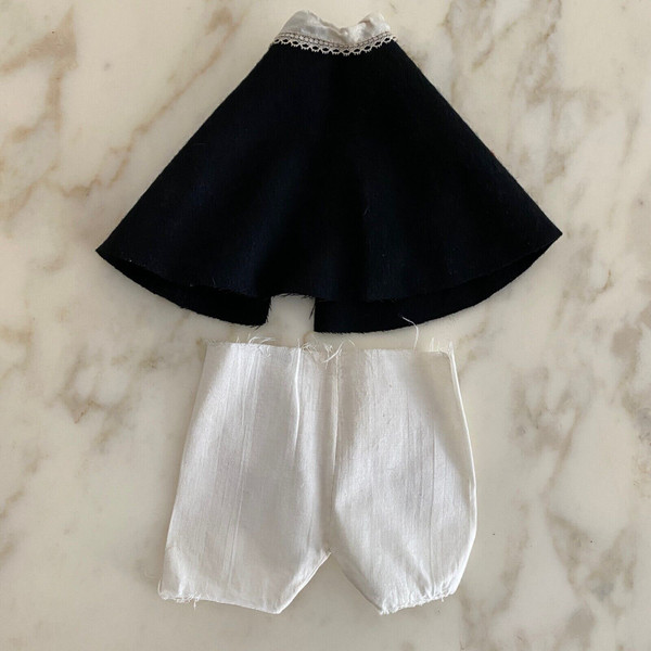 Salt worker's outfit for doll from the early 20th century in fabric and felt