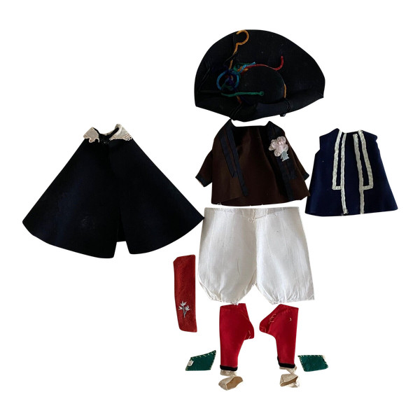 Salt worker's outfit for doll from the early 20th century in fabric and felt