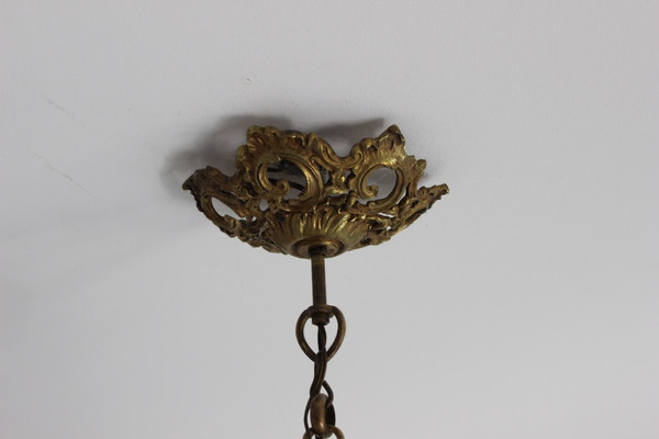 Kronleuchter mit Quasten und Bronze, Kristallbecher im Louis XV-Stil 