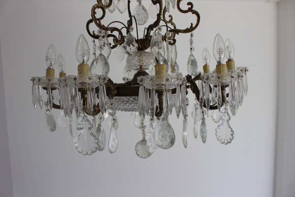 Kronleuchter mit Quasten und Bronze, Kristallbecher im Louis XV-Stil 
