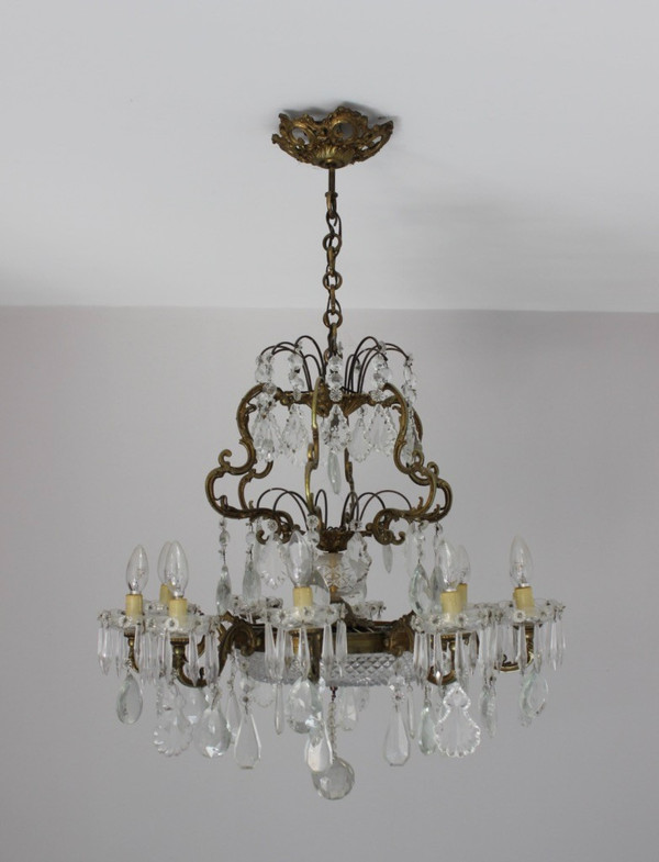 Kronleuchter mit Quasten und Bronze, Kristallbecher im Louis XV-Stil 