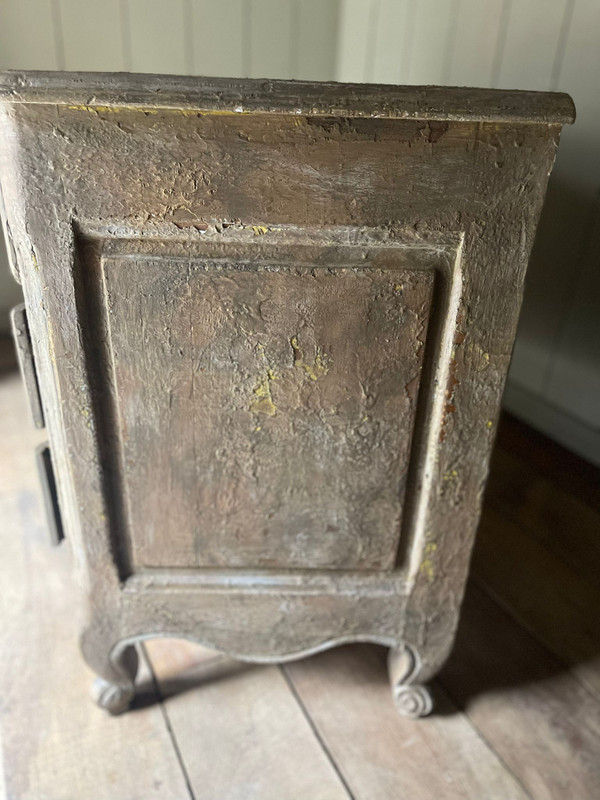 Cassettone a balestra Luigi XV Bell in patina risalente al '900