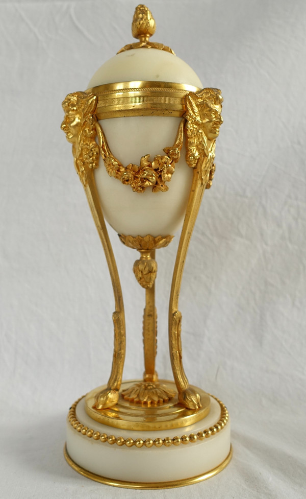 Pair of cassolettes with inverted candlesticks in gilded bronze and marble, Louis XVI style