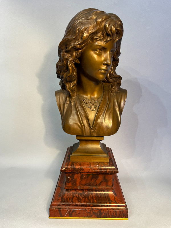 "Carino" H43 Busto di giovane donna in bronzo E. Aizelin, Barbedienne, Colas.