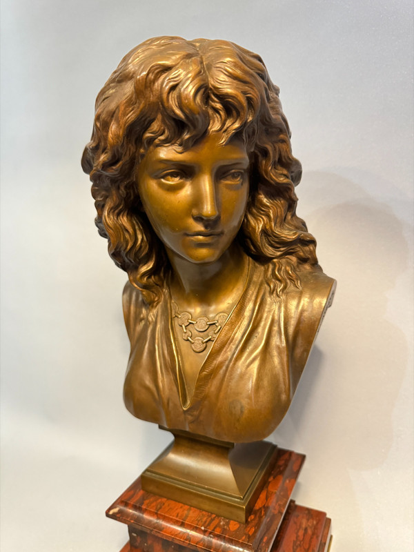 "Carino" H43 Busto di giovane donna in bronzo E. Aizelin, Barbedienne, Colas.