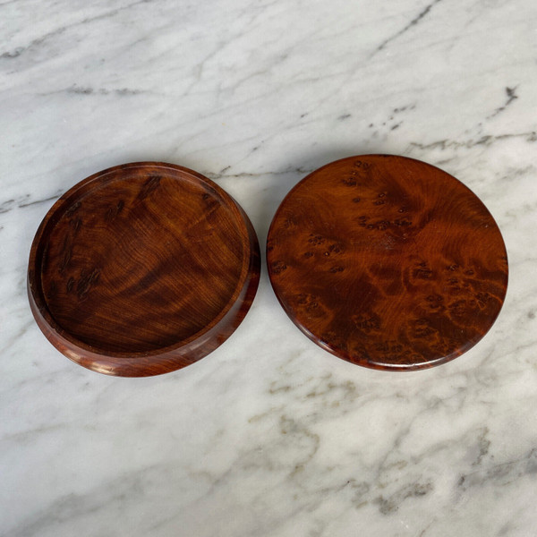 Round magnifying glass box decorated with a miniature of the Emperor by Siopond