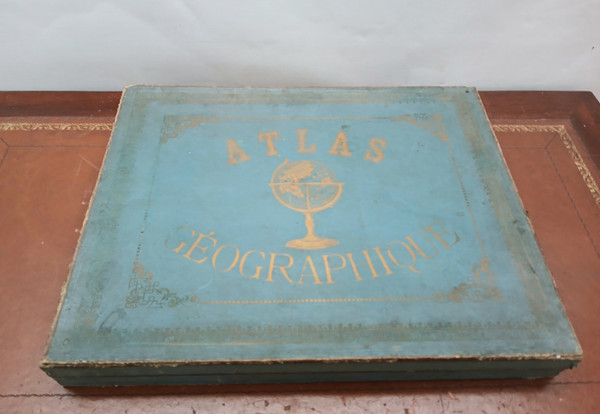Atlas géographique en puzzle