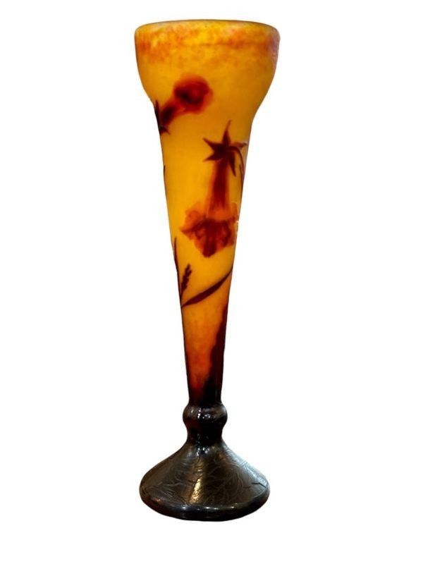 Daum Nancy Vase "Fleurs de tabac"