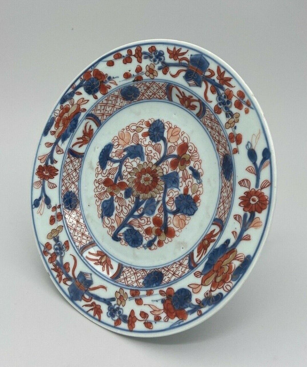 Assiette en porcelaine d'Imari à décor floral Japon