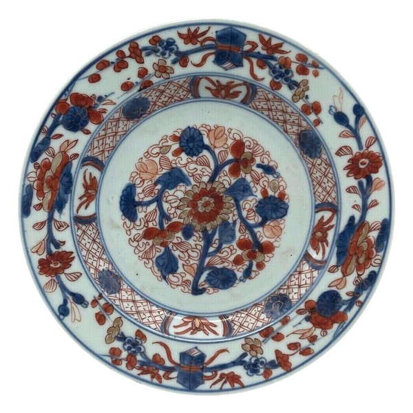Assiette en porcelaine d'Imari à décor floral Japon