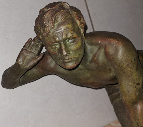 Grande scultura in ghisa del cacciatore che osserva - Art Déco firmata Ugo Cipriani (1887-1960)