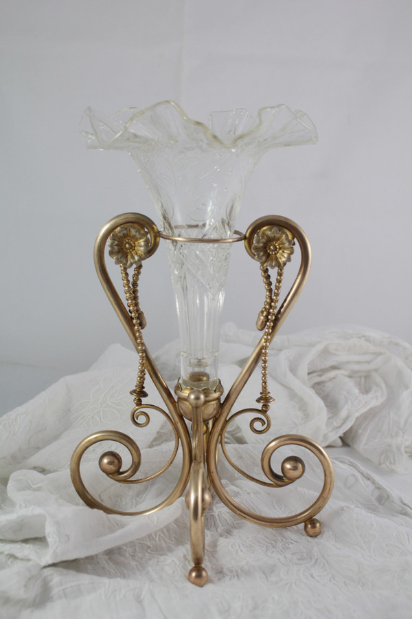 Hornvase aus Glas und vergoldeter Metallfassung um 1900