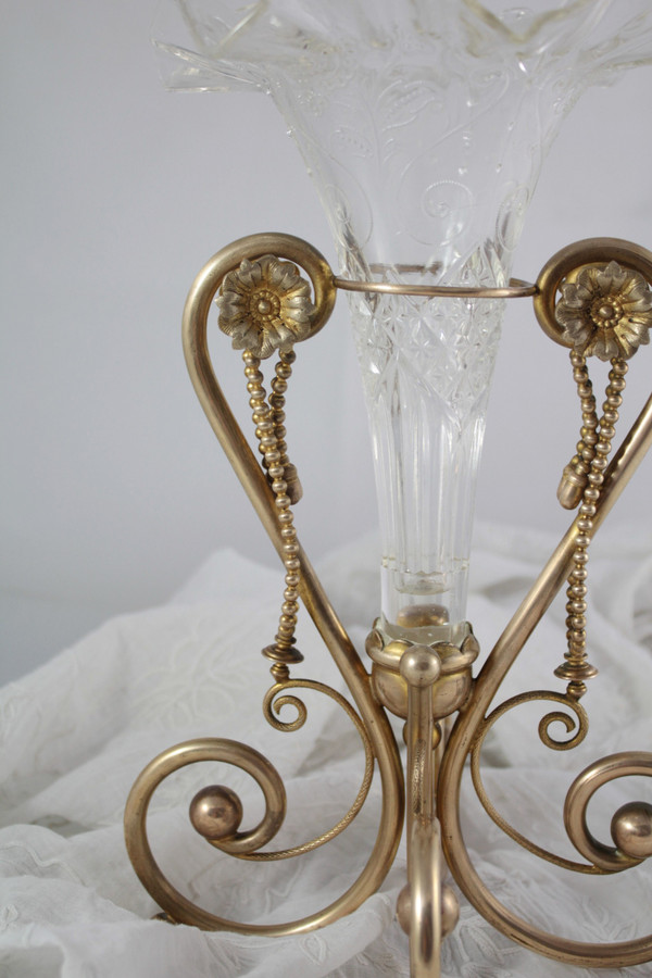 Hornvase aus Glas und vergoldeter Metallfassung um 1900