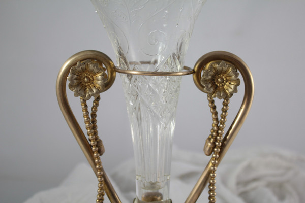 Hornvase aus Glas und vergoldeter Metallfassung um 1900