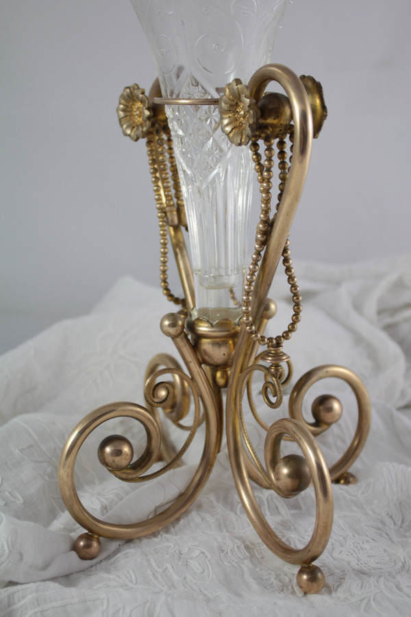 Hornvase aus Glas und vergoldeter Metallfassung um 1900